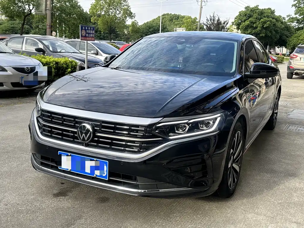 Volkswagen Passat 2023