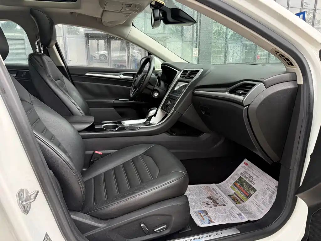Ford Mondeo — миниатюра 12