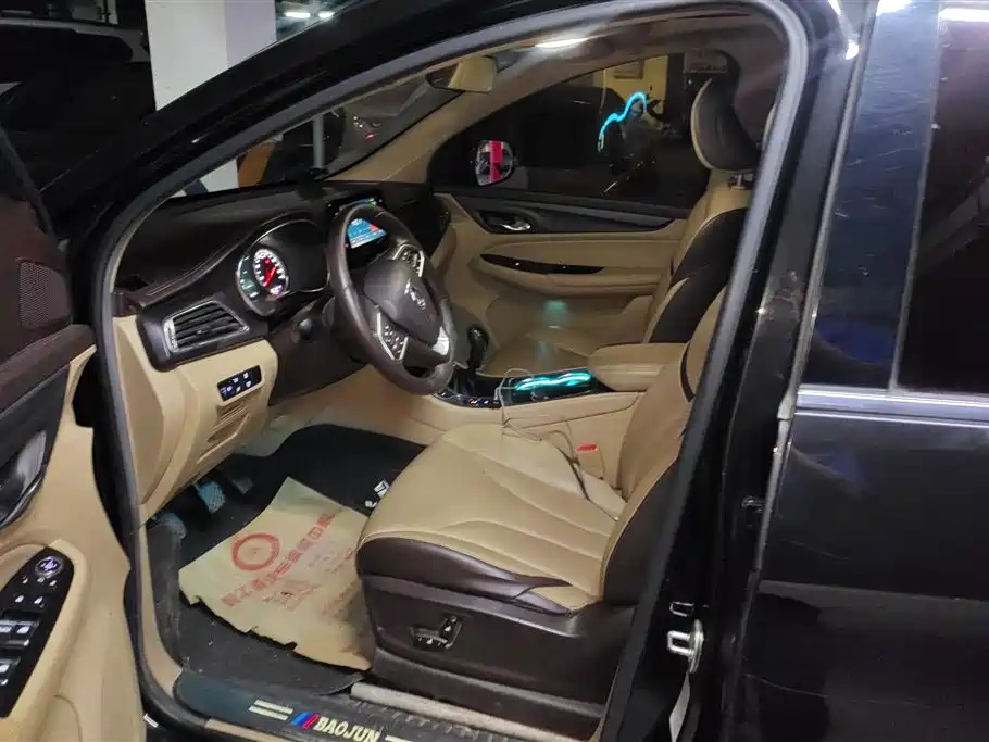 Baojun 730 2017 1.5T MT Premium 7 мест