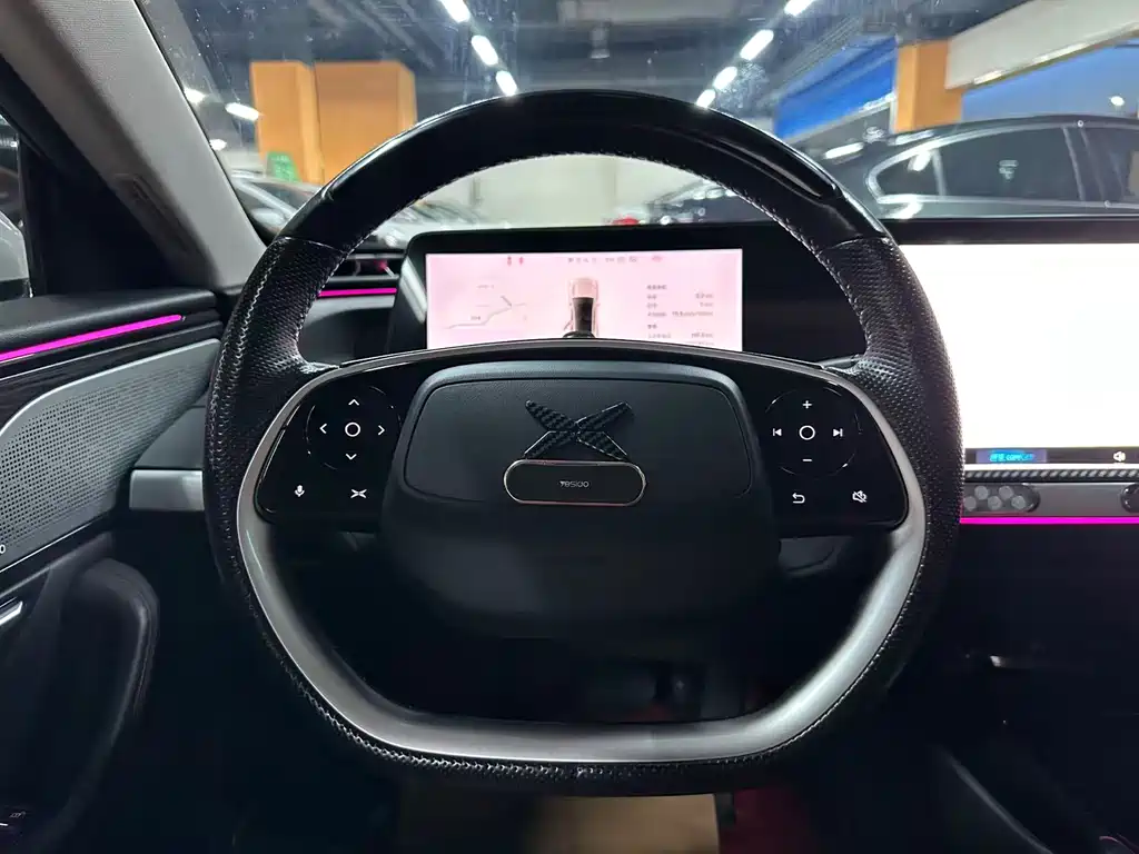 XPeng P7 — миниатюра 10