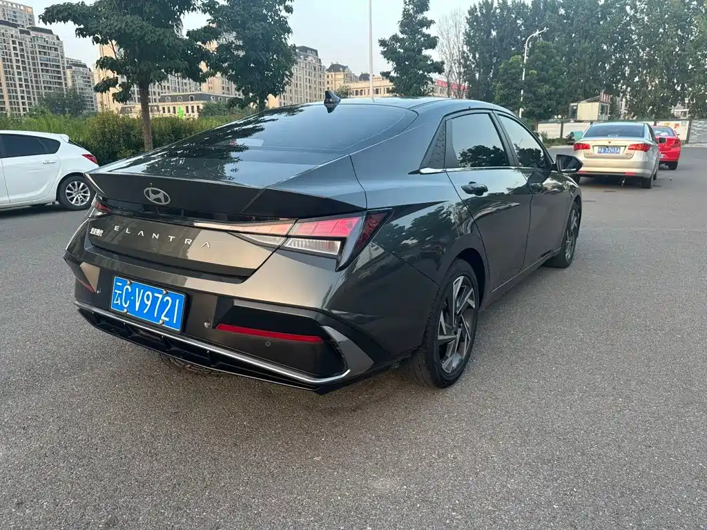 Hyundai Elantra — миниатюра 14