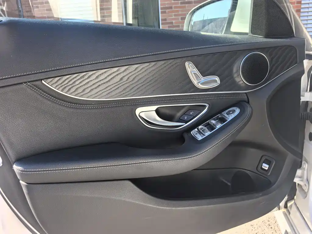 Mercedes-Benz C-Class — миниатюра 21