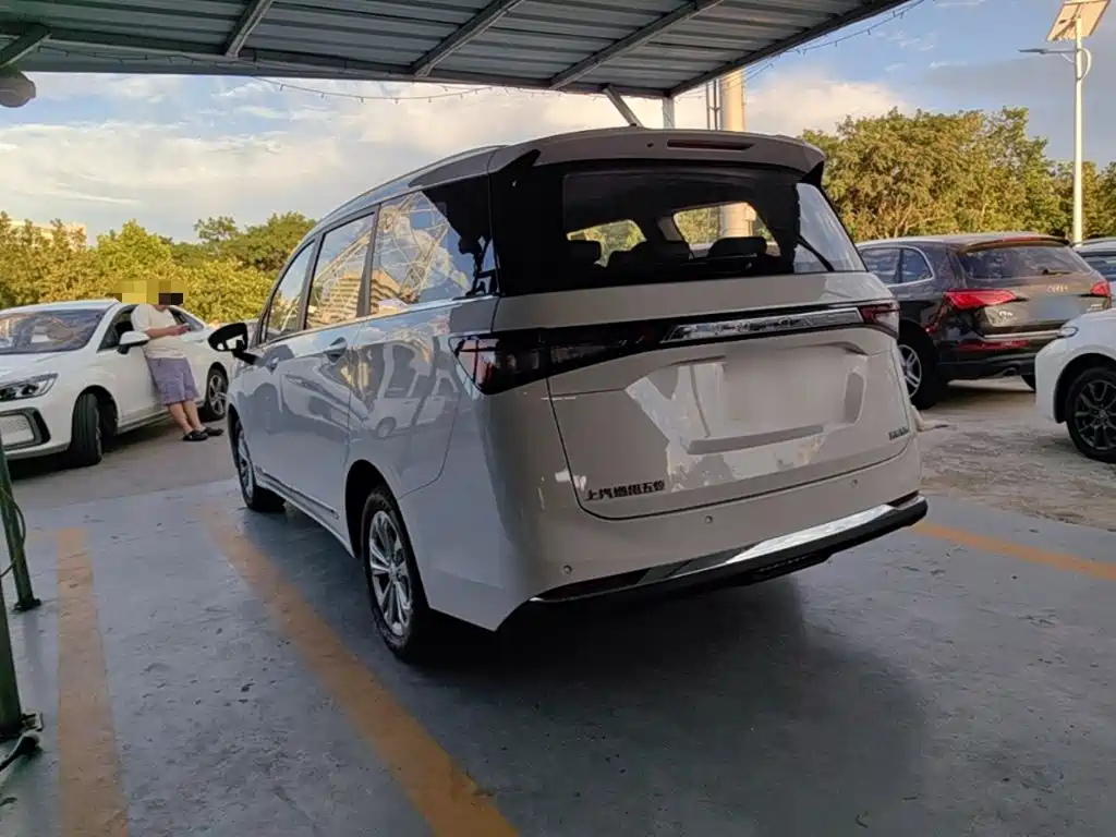 Wuling Jiachen — миниатюра 5