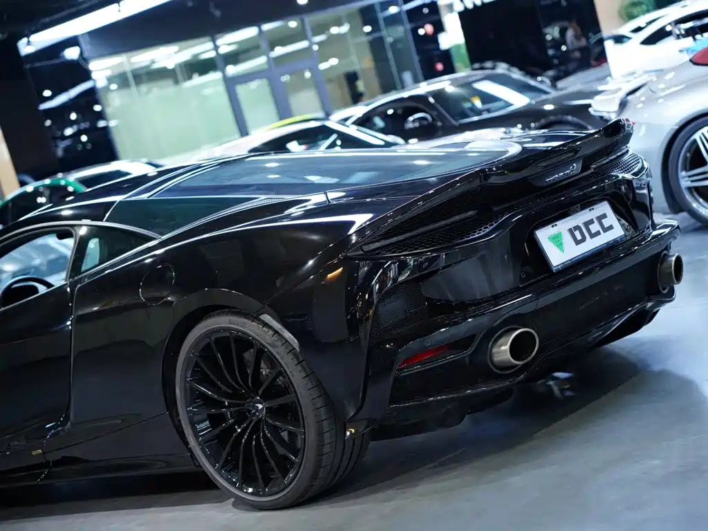 McLaren GT — миниатюра 5