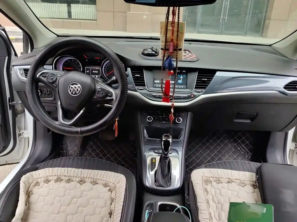 Buick Verano — миниатюра 10