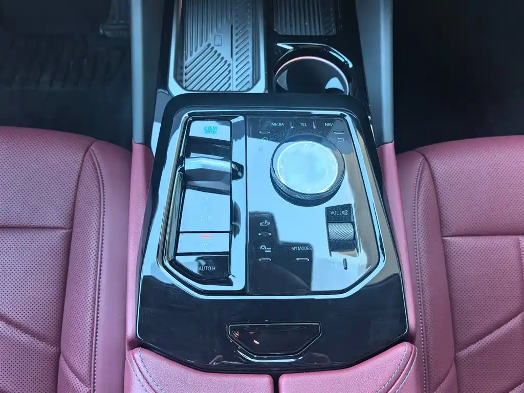 BMW i5 — миниатюра 11
