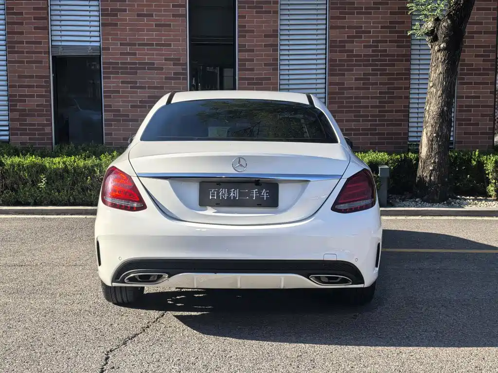 Mercedes-Benz C-Class — миниатюра 13