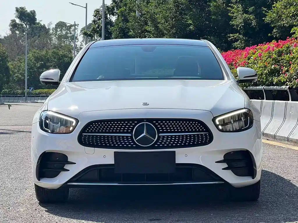 Mercedes-Benz E-Class — миниатюра 2