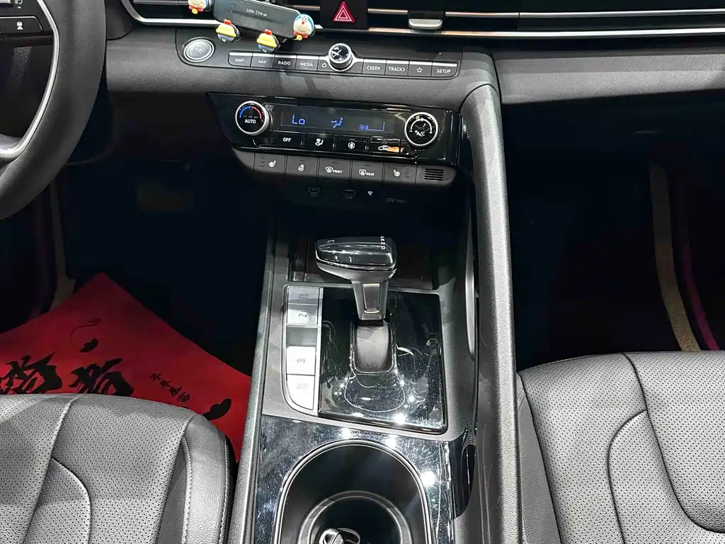 Hyundai Elantra — миниатюра 13