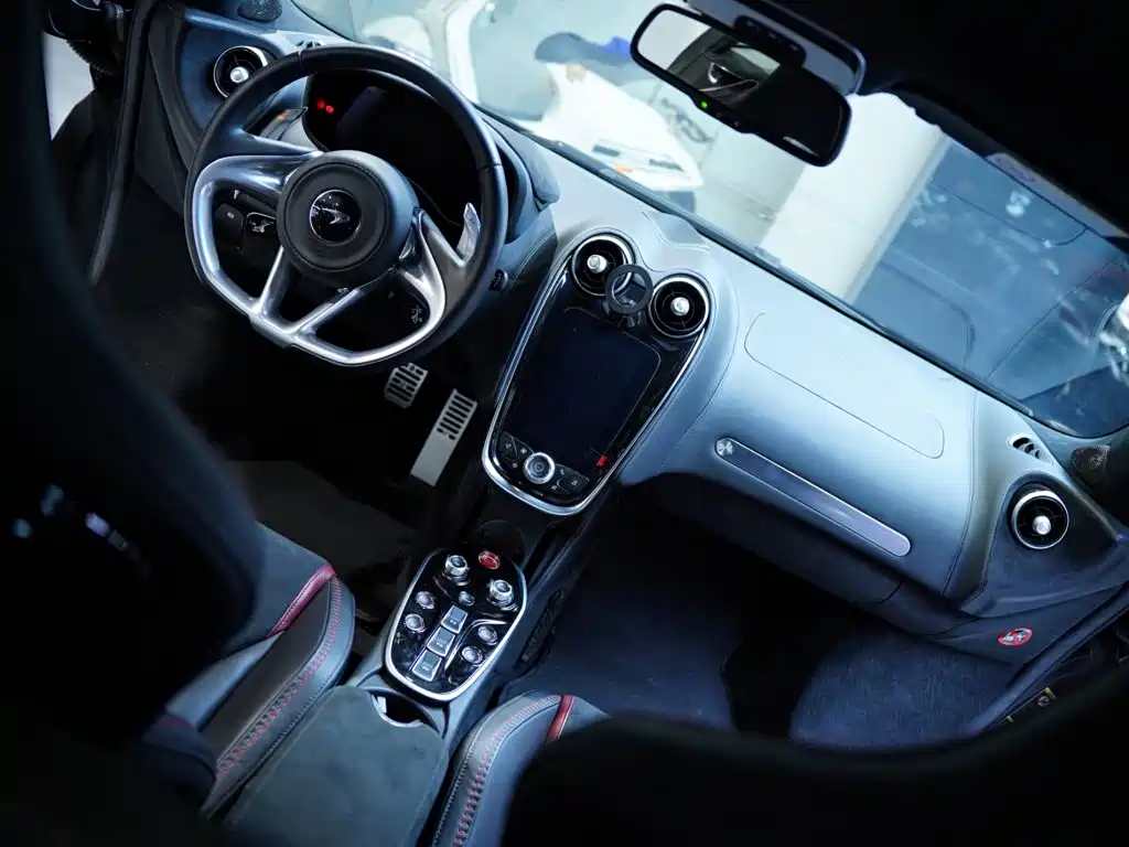 McLaren GT — миниатюра 31