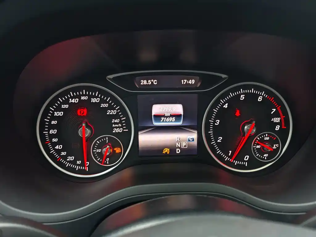 Mercedes-Benz B-Class — миниатюра 10