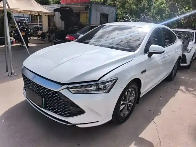 2025 BYD Qin