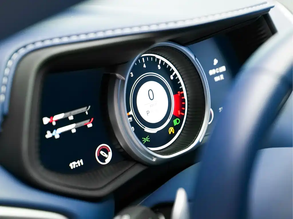 Aston Martin DB11 — миниатюра 16