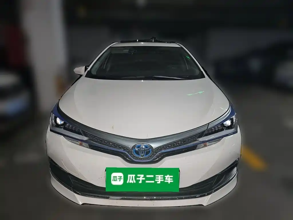 Toyota Corolla Hybrid — миниатюра 2