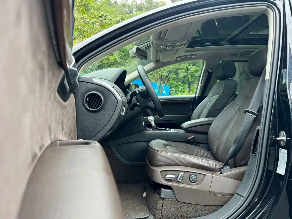 Audi Q7 — миниатюра 11