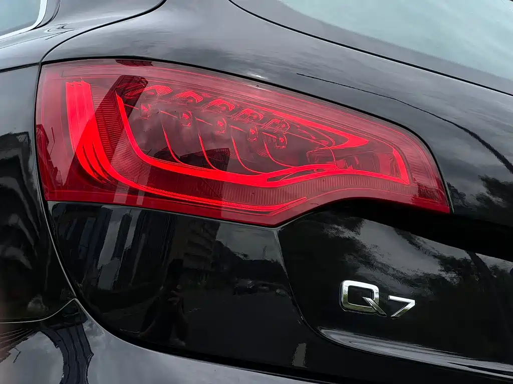 Audi Q7 — миниатюра 21
