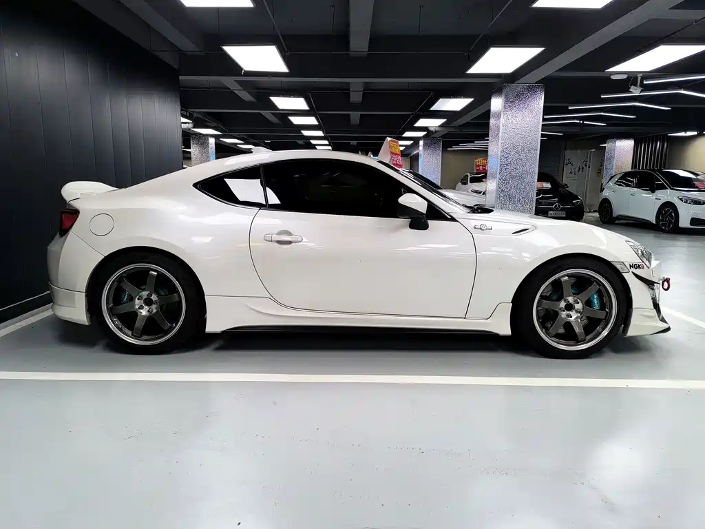 Toyota 86 — миниатюра 4