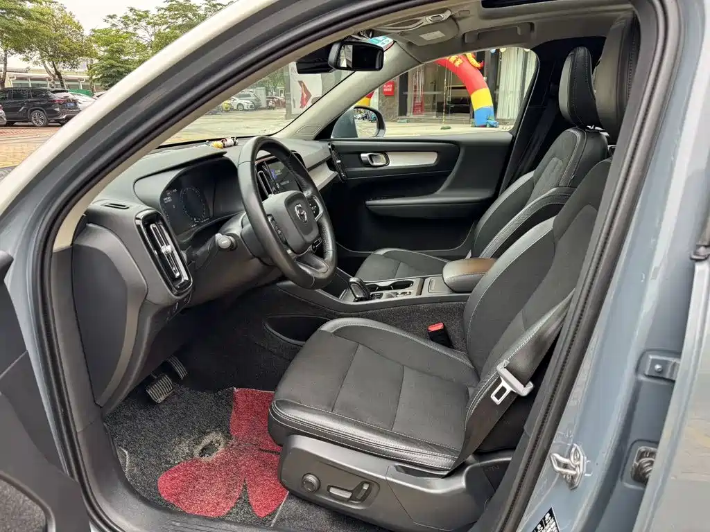 Volvo XC40 — миниатюра 4