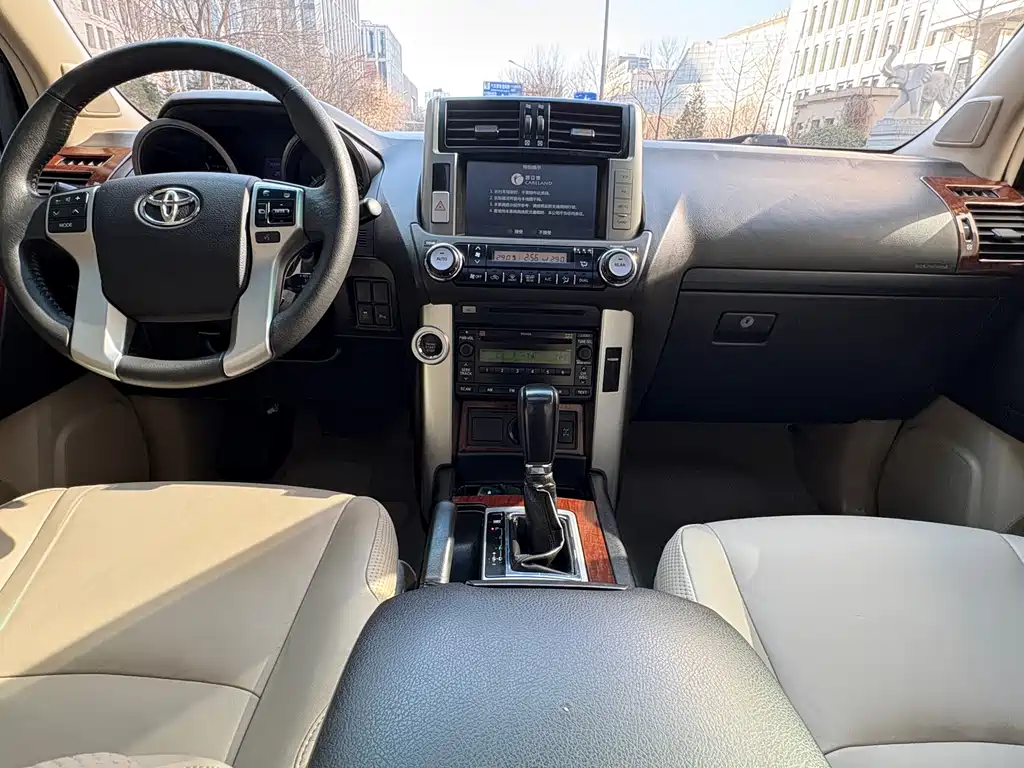 Toyota Land Cruiser Prado 2010 4.0L AT TX-L