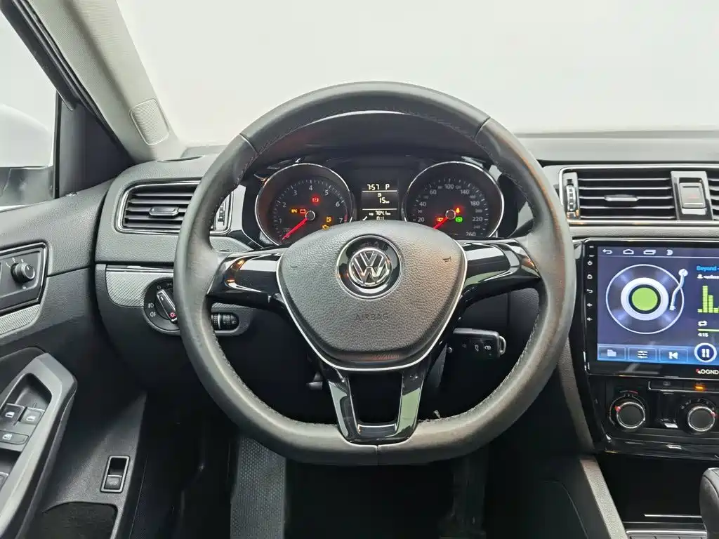 Volkswagen Sagitar — миниатюра 11