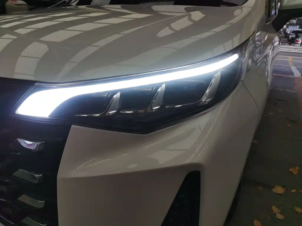 GAC Motor Trumpchi M6 — миниатюра 3