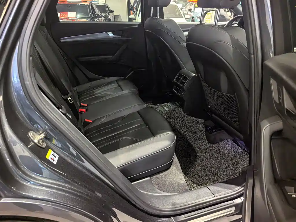 Audi Q5L Sportback — миниатюра 7