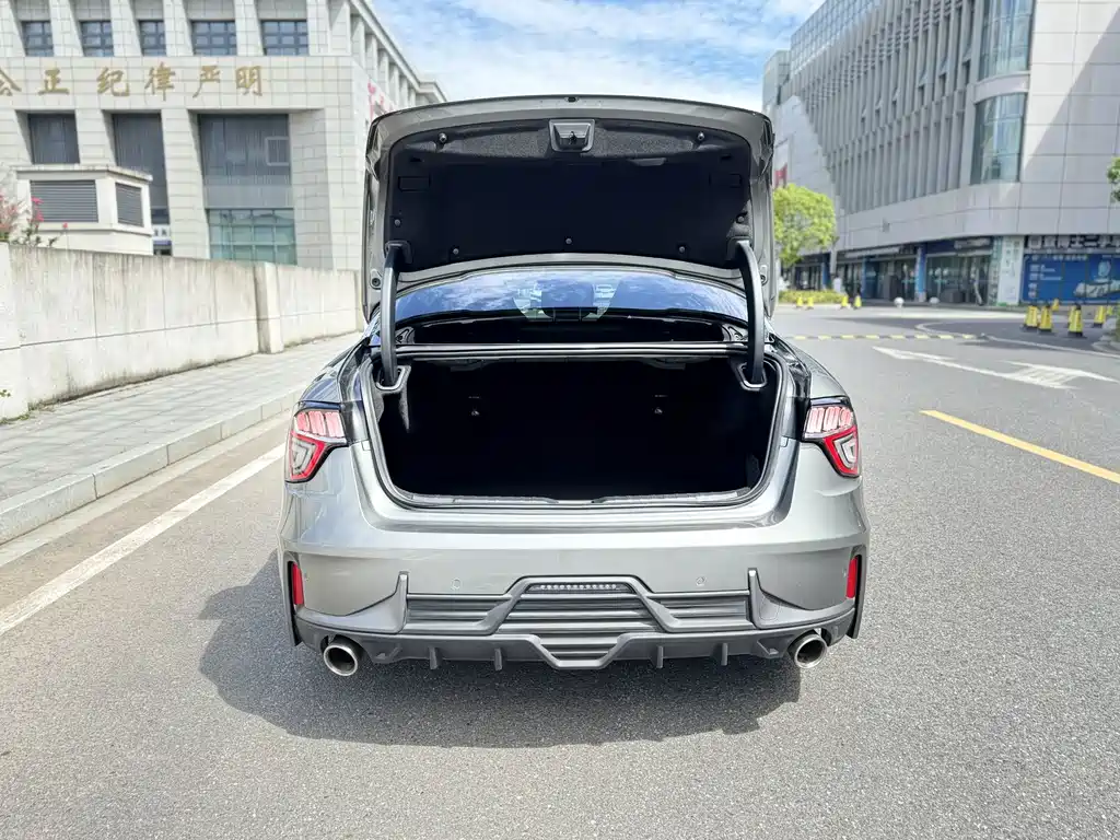 Lynk & Co 03 — миниатюра 22