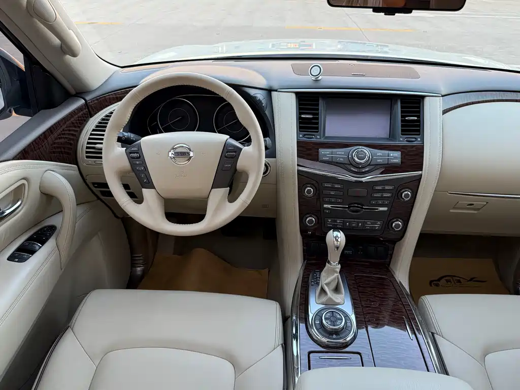 Nissan Patrol — миниатюра 5