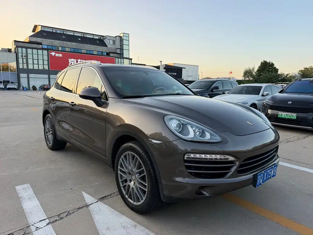 Porsche Cayenne — миниатюра 3
