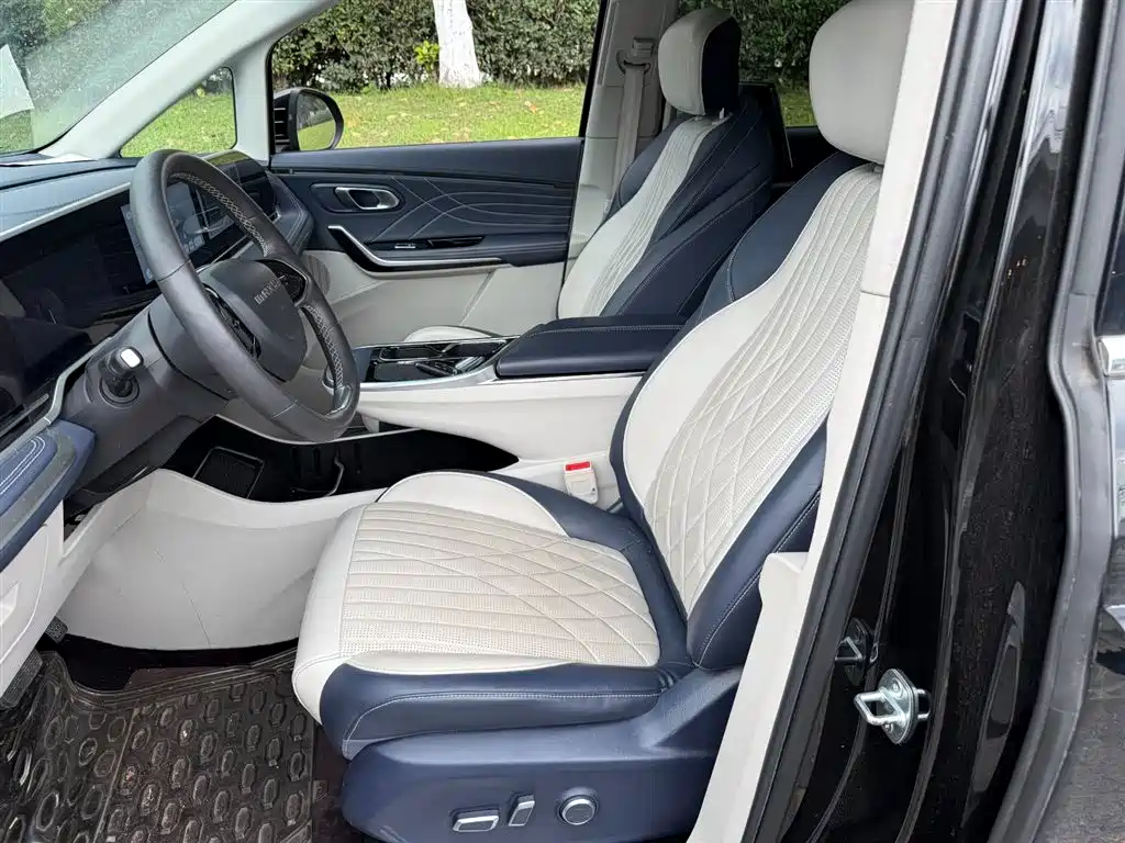Maxus G90 2022 2.0T мест