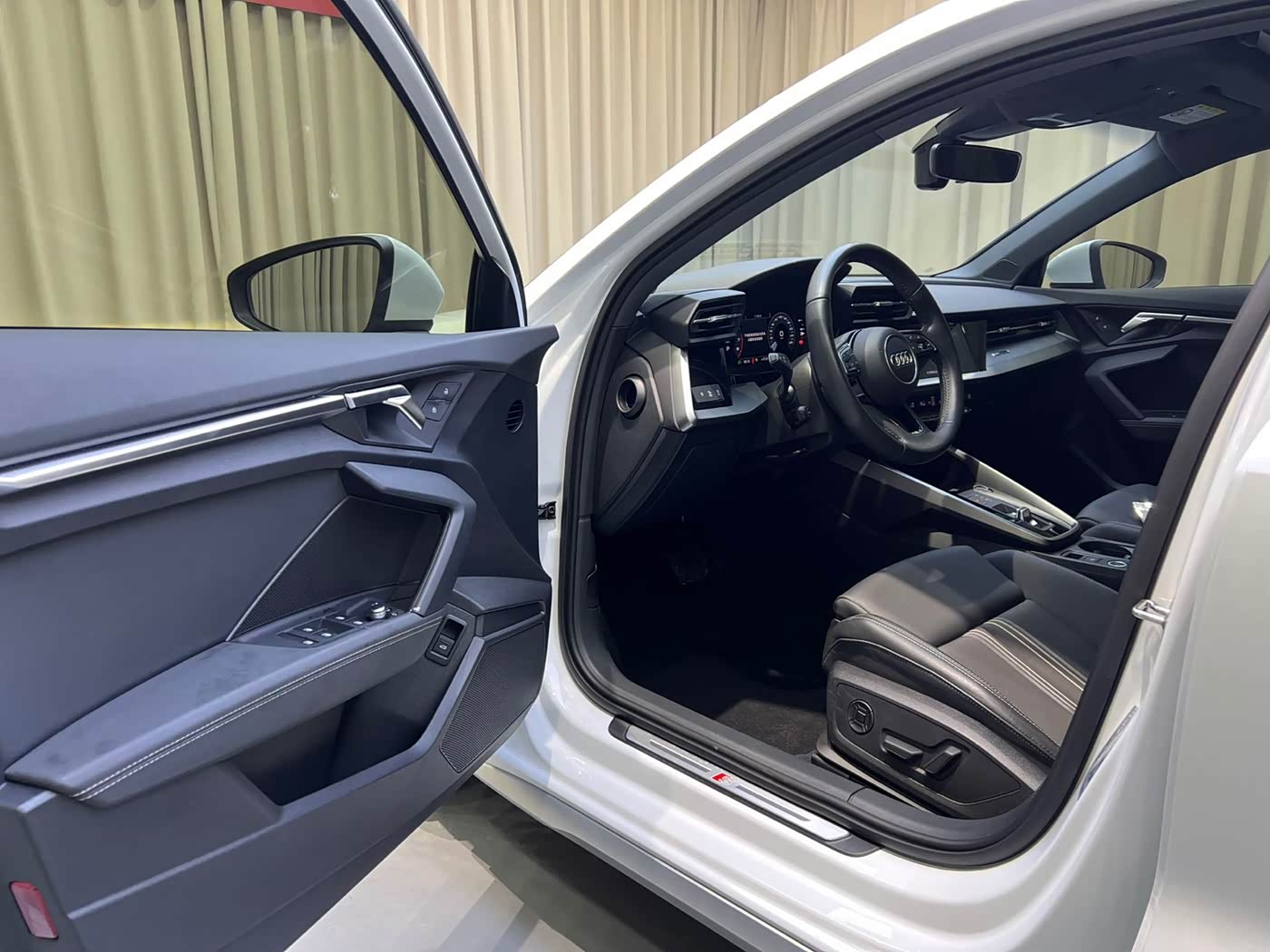 Audi A3 1.4 л 2022 г. Белый, пробег 29000 км
