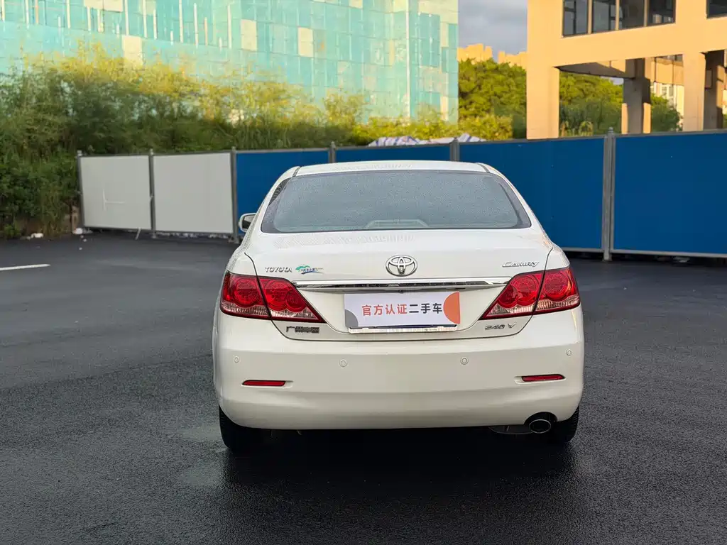 Toyota Camry — миниатюра 12