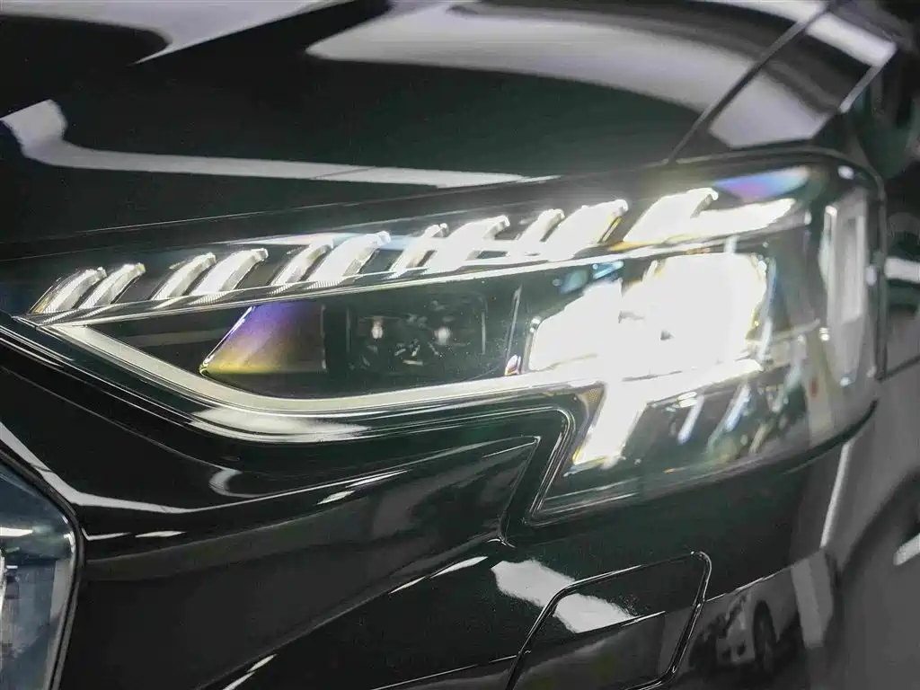 Audi A8 — миниатюра 12