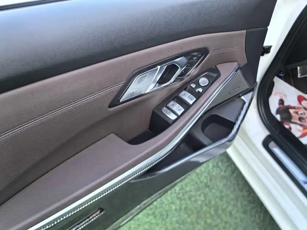 BMW 3 Series — миниатюра 12