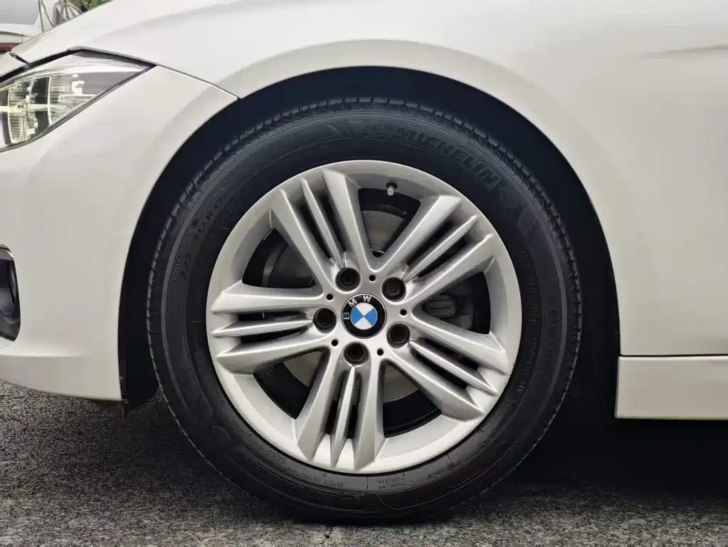 BMW 3 Series 3 2018 318Li