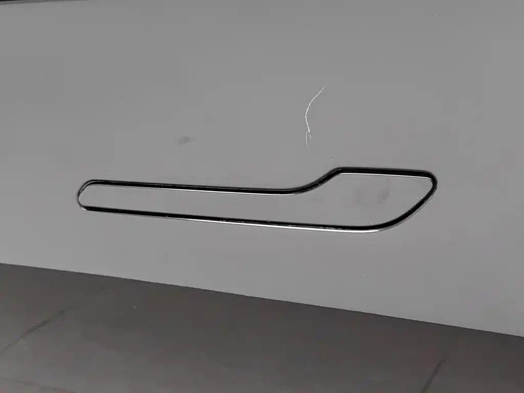 Tesla Model 3 — миниатюра 18