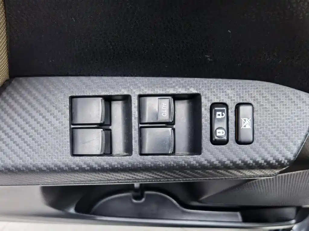Toyota RAV4 — миниатюра 9