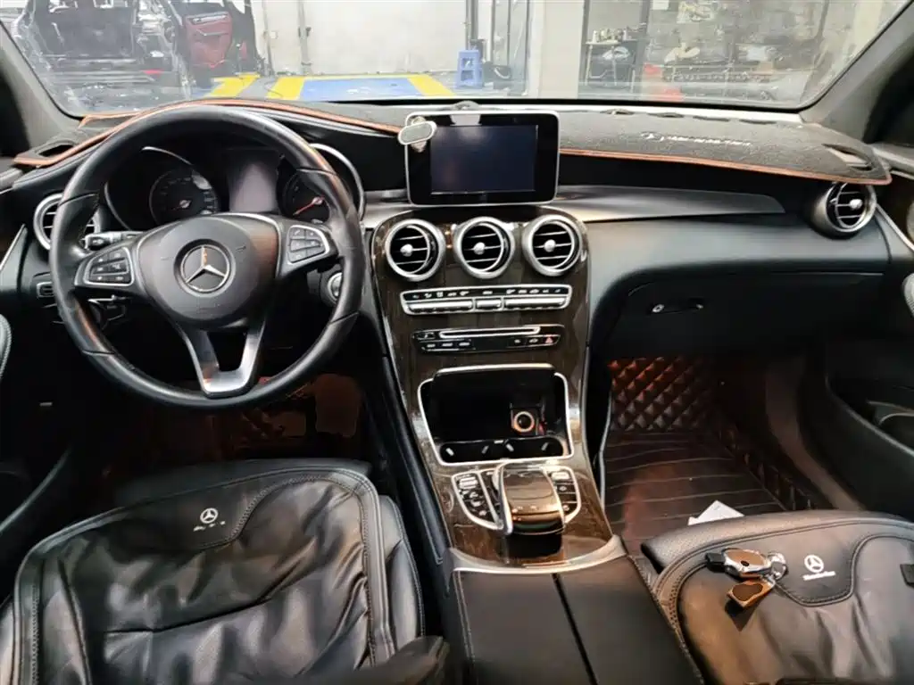 Mercedes-Benz GLC 2018 GLC 260 4MATIC