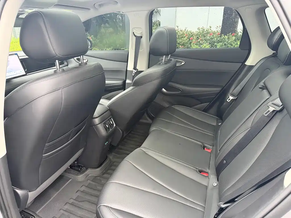 BYD Морской лев 05 EV — миниатюра 8