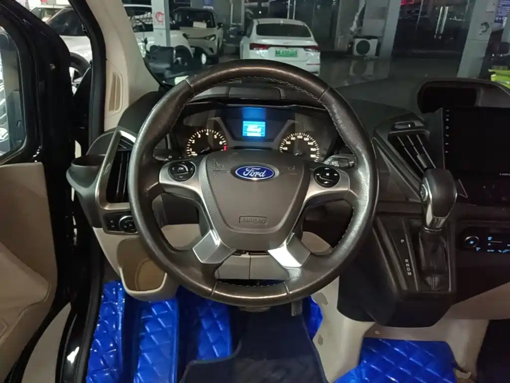 Ford Tourneo — миниатюра 11