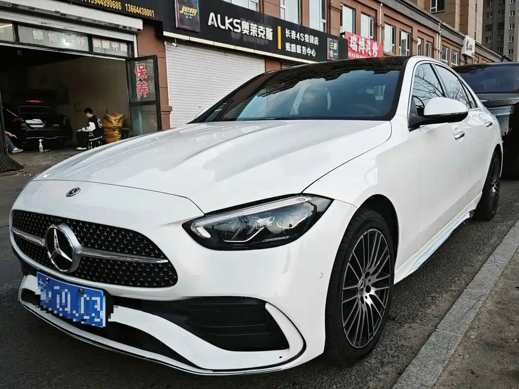 Mercedes-Benz C-Class 2024