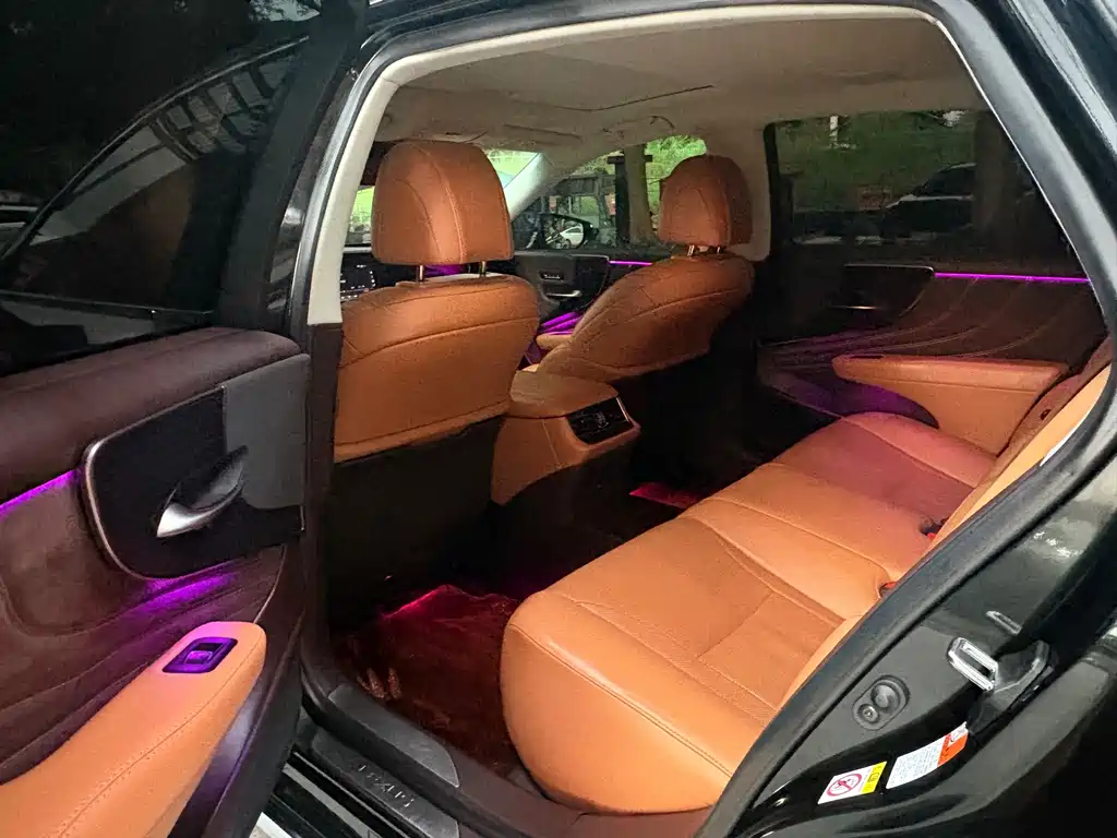 Lexus LS — миниатюра 5