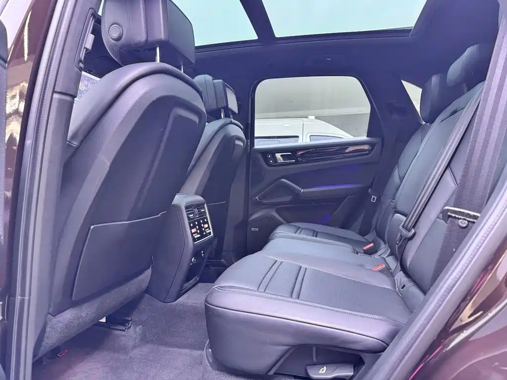 Porsche Cayenne — миниатюра 11