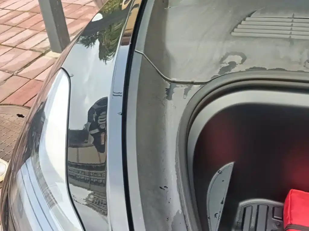 Tesla Model Y — миниатюра 20