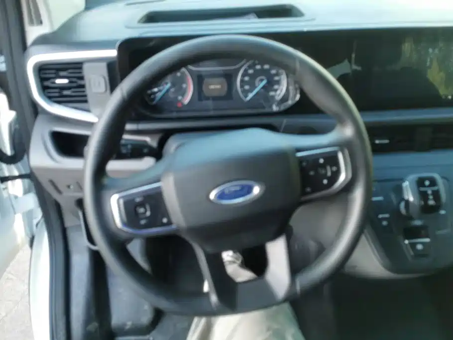 Ford Transit — миниатюра 15