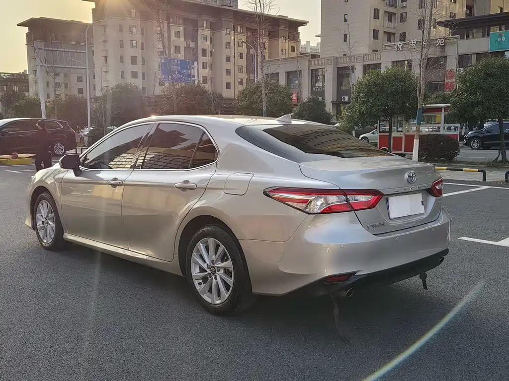 TOYOTA CAMRY