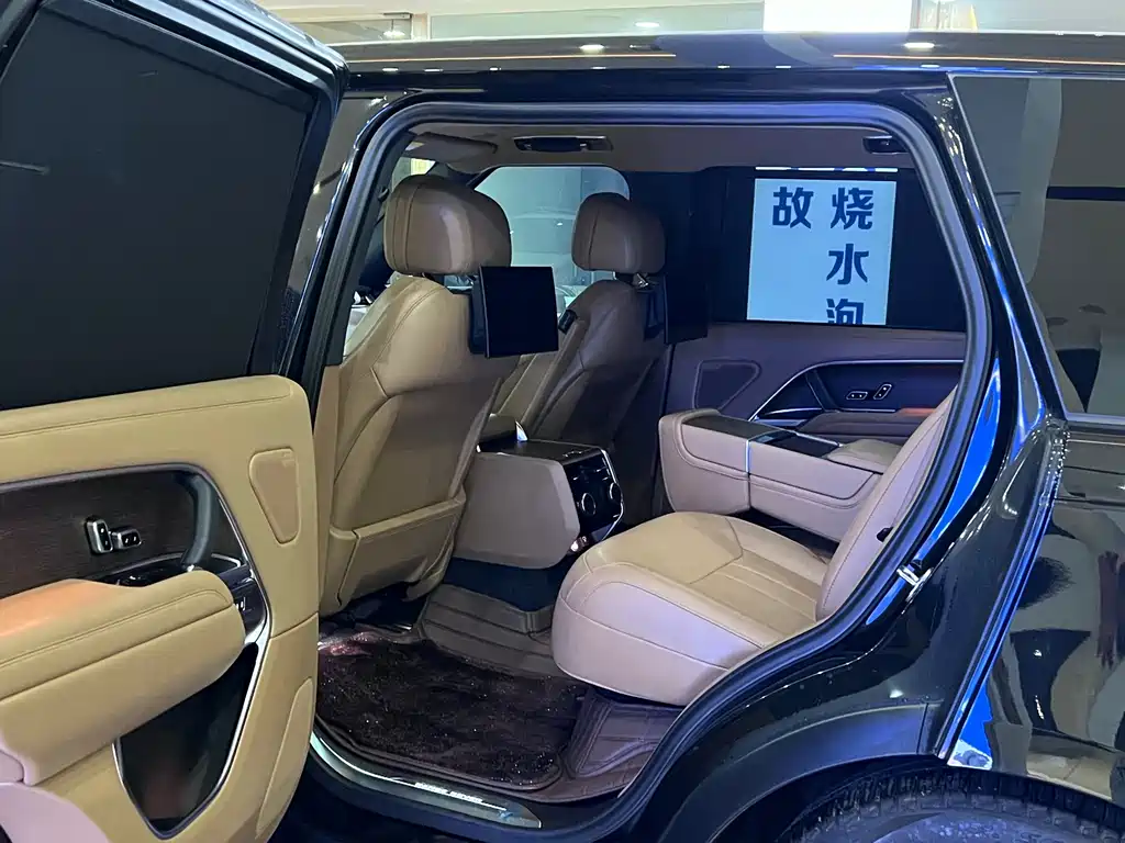 Land Rover Range Rover — миниатюра 8