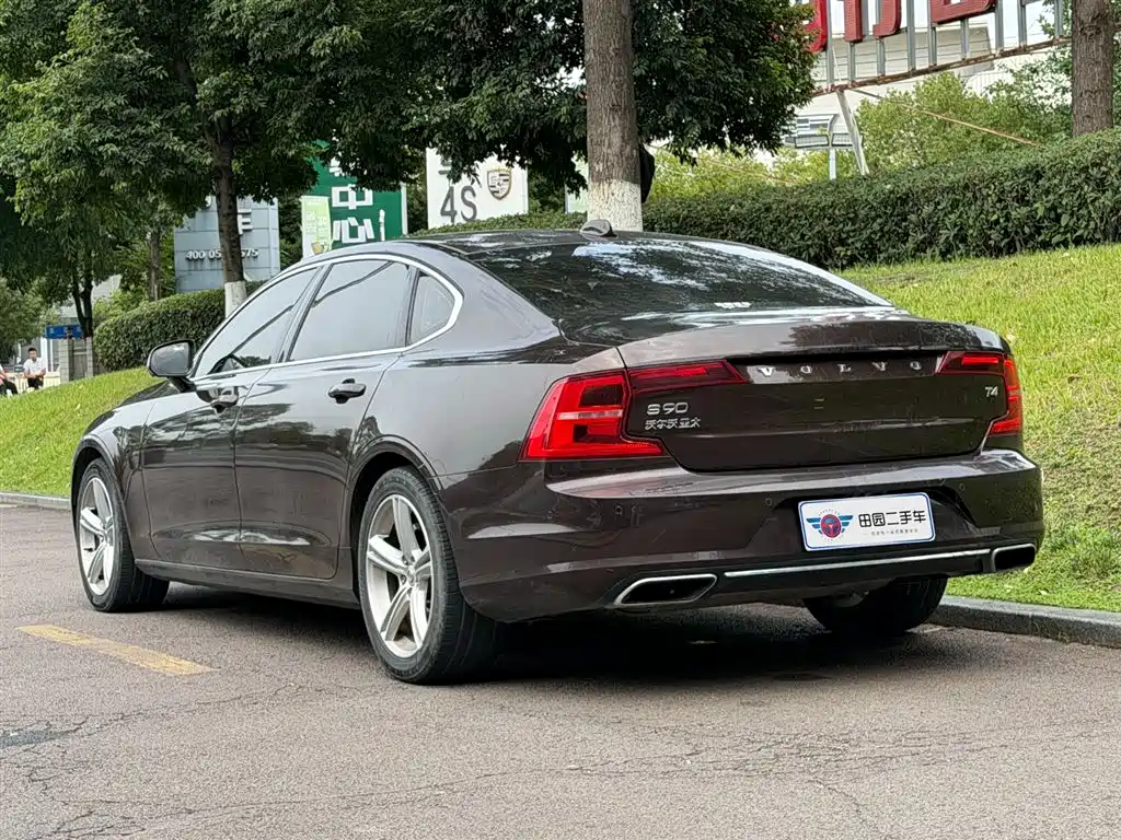 Volvo S90 2017 T4