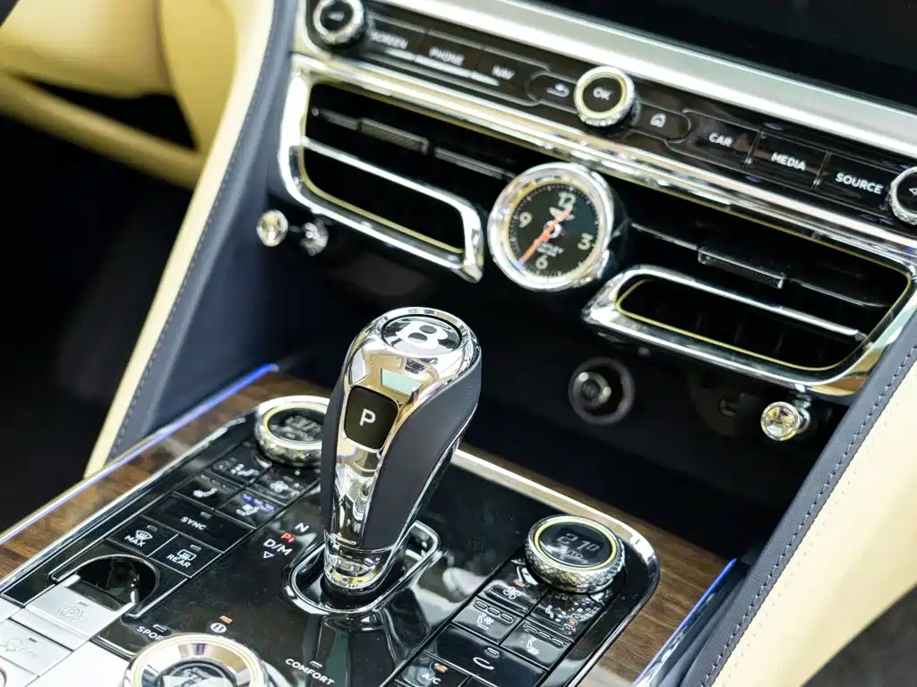 Bentley Flying Spur — миниатюра 21