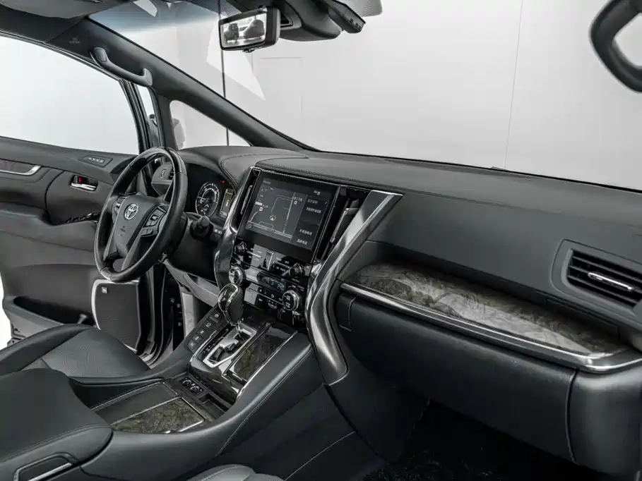 Toyota Vellfire — миниатюра 22